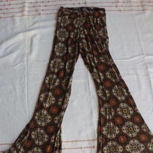Flower bell-bottom pants (flared leggings)